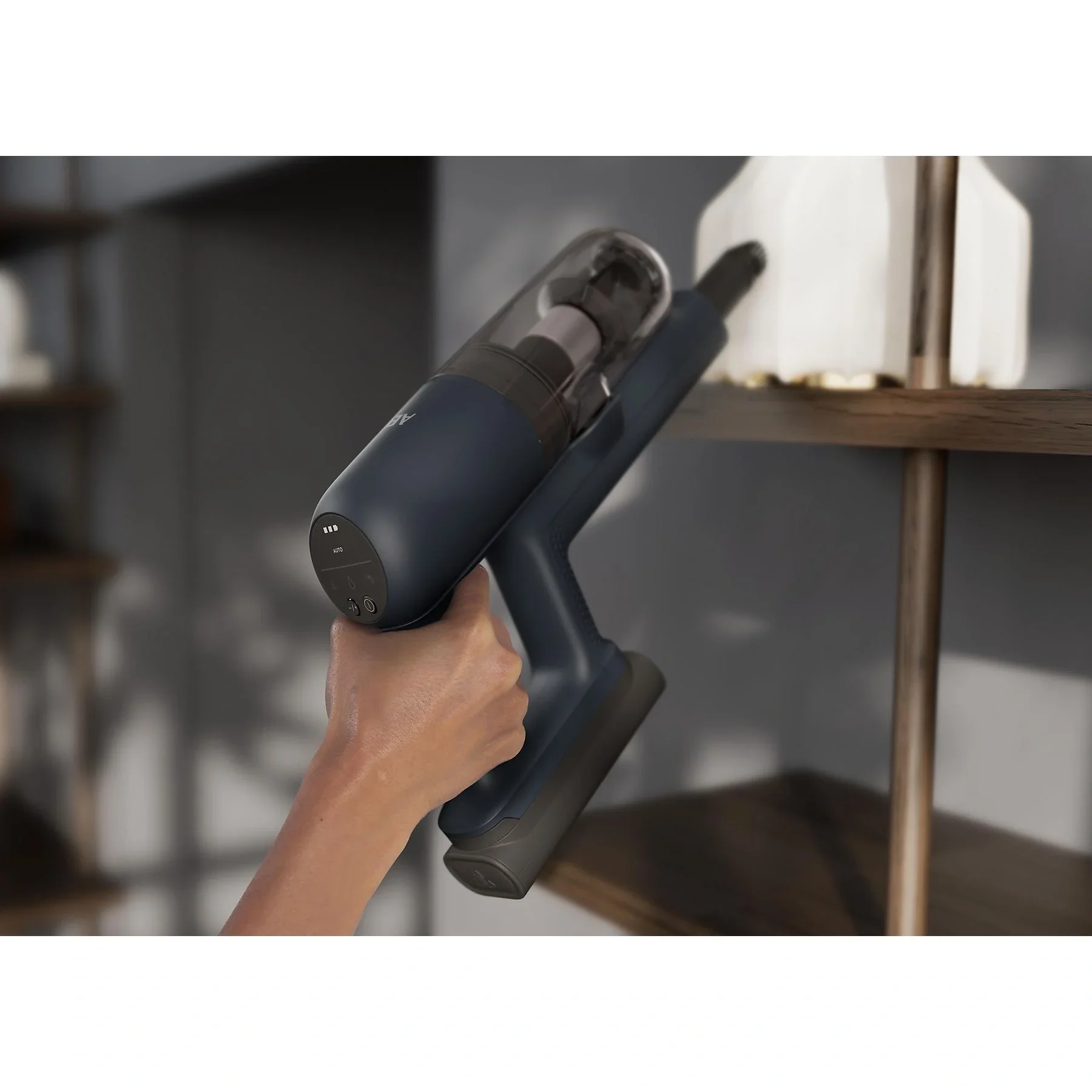 AEG ULTIMATE 7000 AP71U142MM kabelloser Stielsauger 300 W