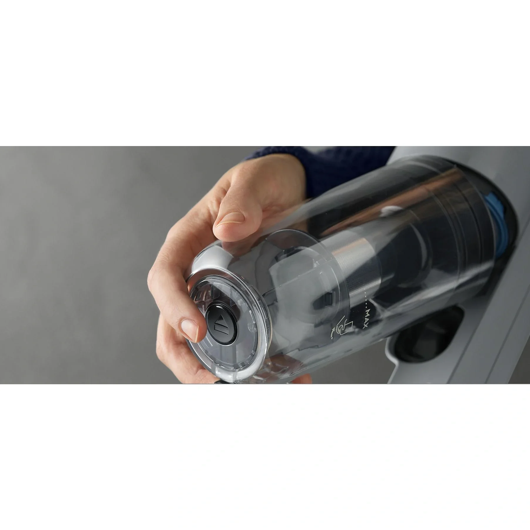 AEG ULTIMATE 7000 AP71U142MM kabelloser Stielsauger 300 W