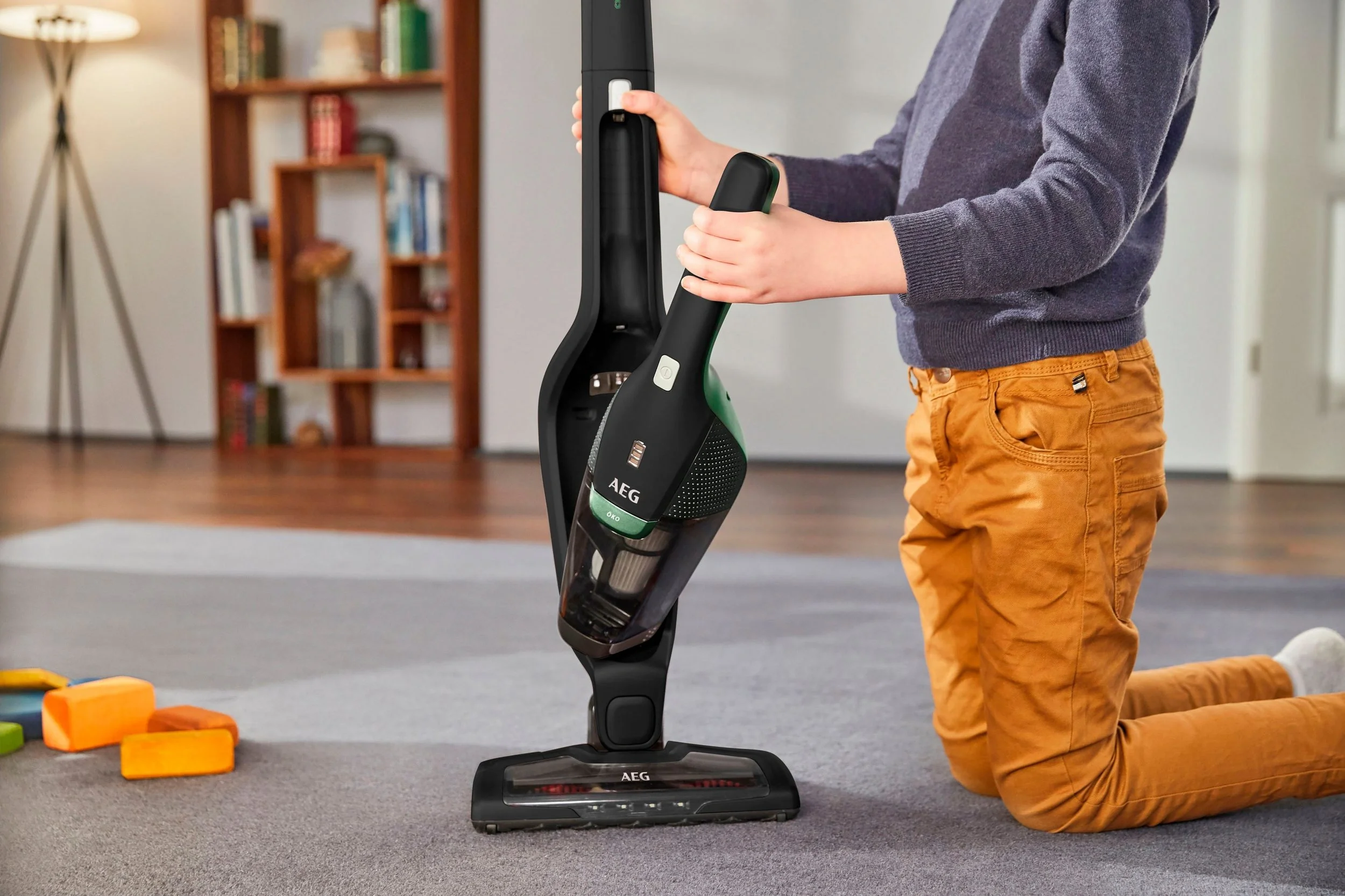 AEG CX7 2 45MÖ Akku Hand und Stielstaubsauger 2 in 1 beutellos